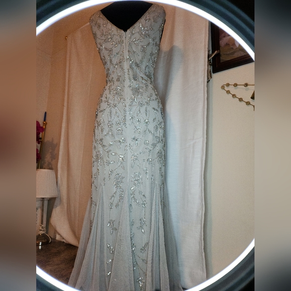 Gown - Picture 3 of 7